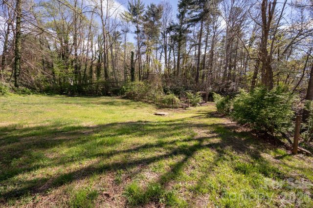 111 Hidden Pond Lane, Asheville, NC 28804