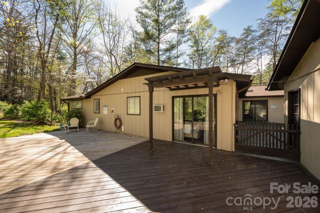 111 Hidden Pond Lane, Asheville, NC 28804