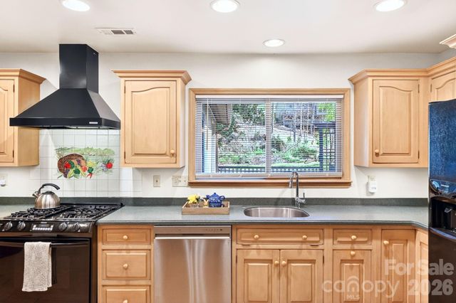 111 Hidden Pond Lane, Asheville, NC 28804
