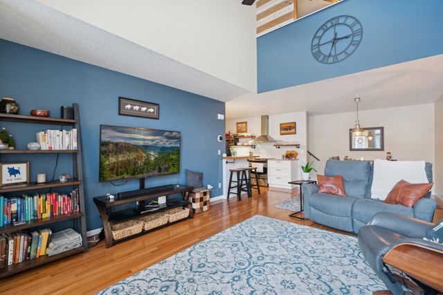 5528 E Fillmore Circle NE, Fridley, MN 55432