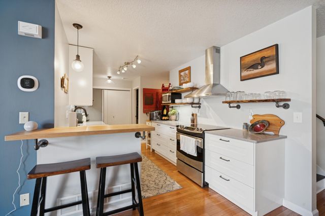 5528 E Fillmore Circle NE, Fridley, MN 55432