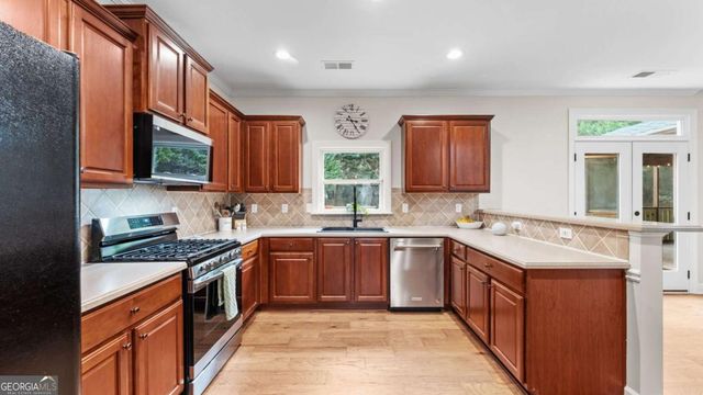 211 Woodview Lane, Woodstock, GA 30188