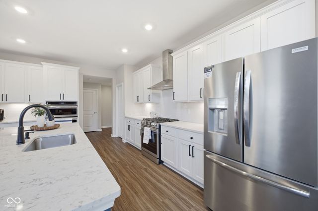 5660 Coulter Way, Greenwood, IN 46143