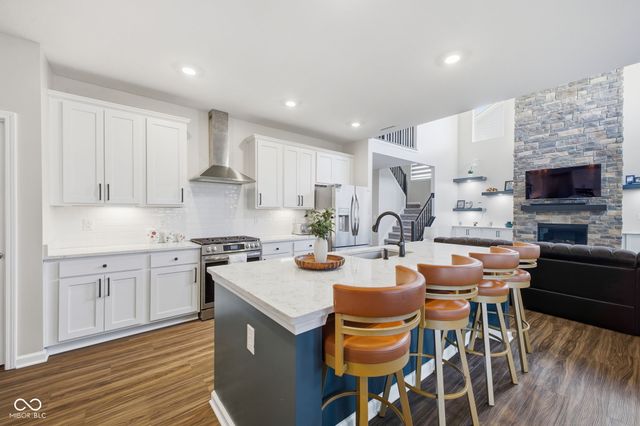 5660 Coulter Way, Greenwood, IN 46143