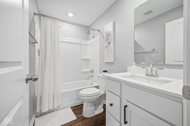 5660 Coulter Way, Greenwood, IN 46143