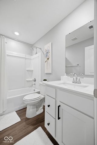 5660 Coulter Way, Greenwood, IN 46143