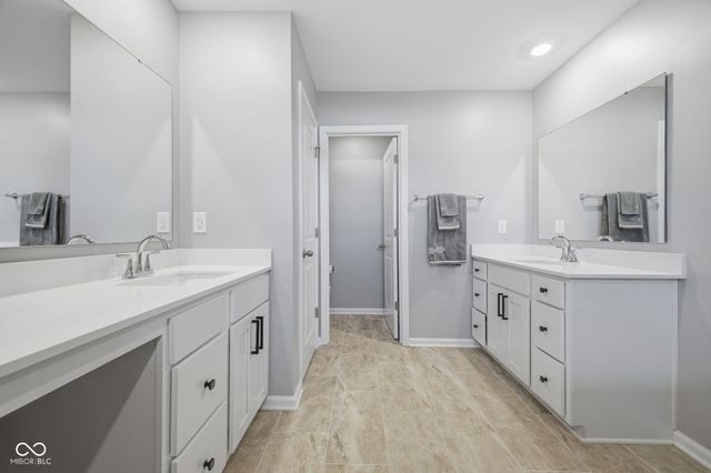 5660 Coulter Way, Greenwood, IN 46143