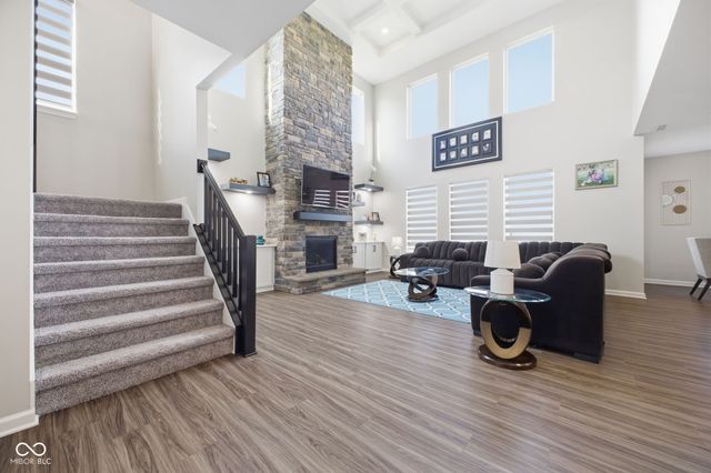 5660 Coulter Way, Greenwood, IN 46143