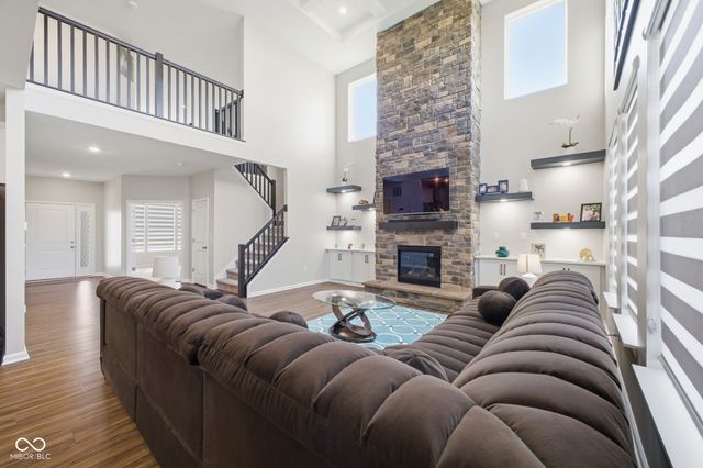 5660 Coulter Way, Greenwood, IN 46143