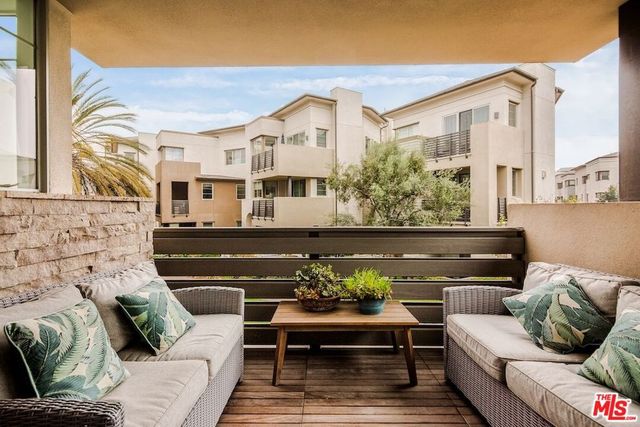 5846 N Lantern Court, Los Angeles, CA 90094