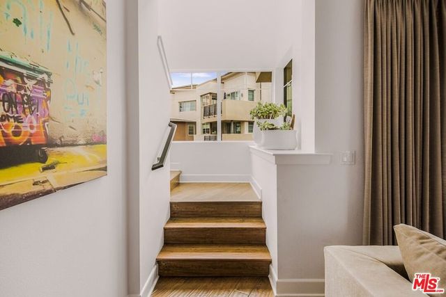 5846 N Lantern Court, Los Angeles, CA 90094