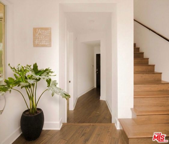 5846 N Lantern Court, Los Angeles, CA 90094