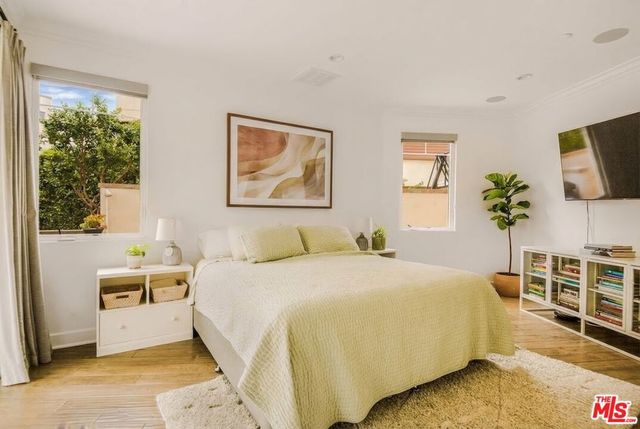 5846 N Lantern Court, Los Angeles, CA 90094