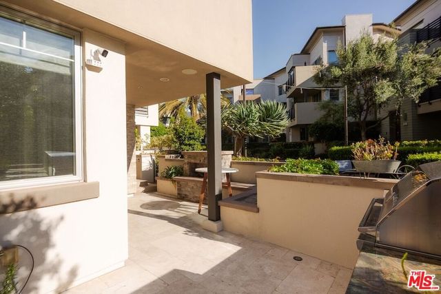 5846 N Lantern Court, Los Angeles, CA 90094