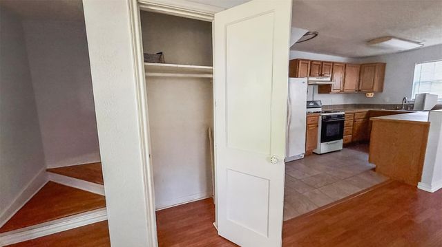 1118 Hunter Drive A, Texas City, TX 77590