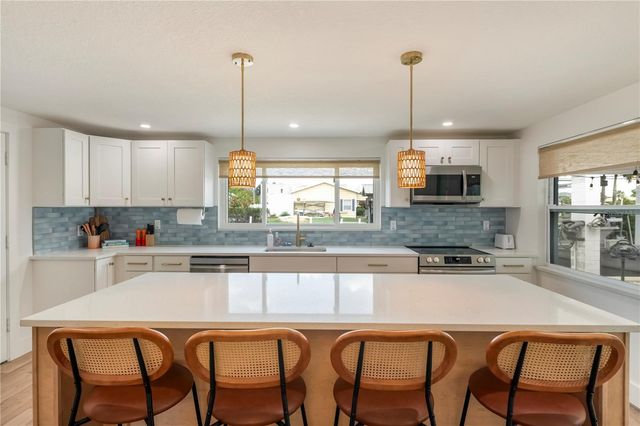 103 W NORTH BRANCH ROAD, Ruskin, FL 33570