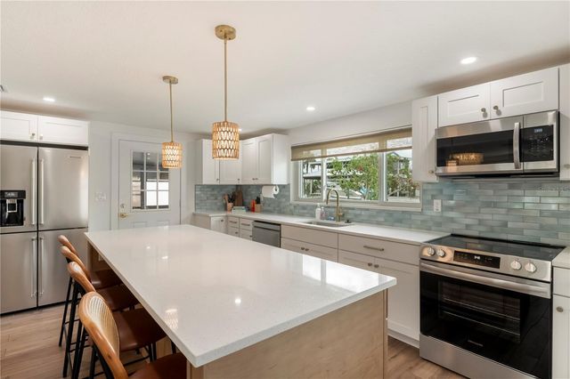 103 W NORTH BRANCH ROAD, Ruskin, FL 33570