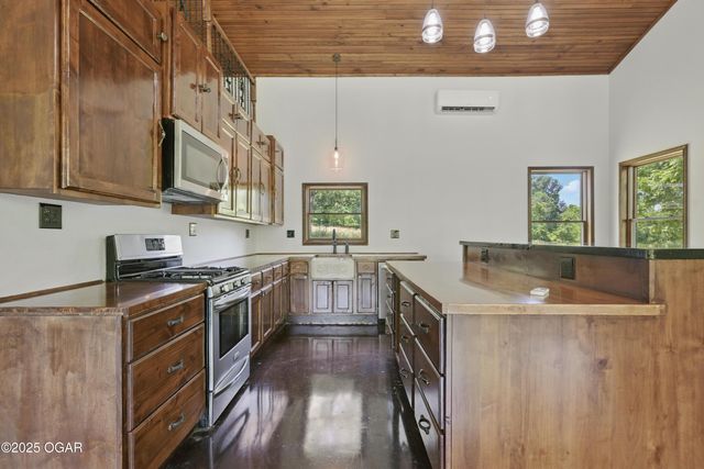 1822 Reinmiller Road, Joplin, MO 64804