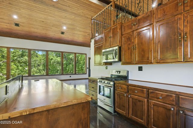 1822 Reinmiller Road, Joplin, MO 64804