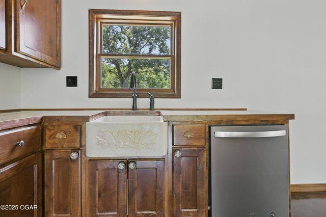 1822 Reinmiller Road, Joplin, MO 64804