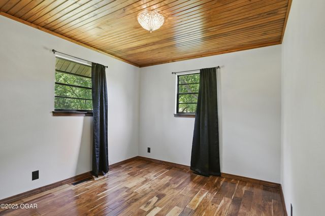 1822 Reinmiller Road, Joplin, MO 64804