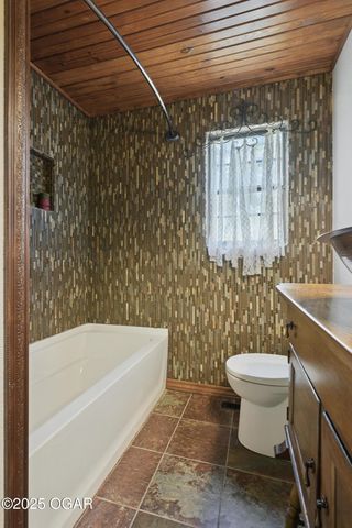 1822 Reinmiller Road, Joplin, MO 64804