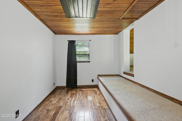 1822 Reinmiller Road, Joplin, MO 64804