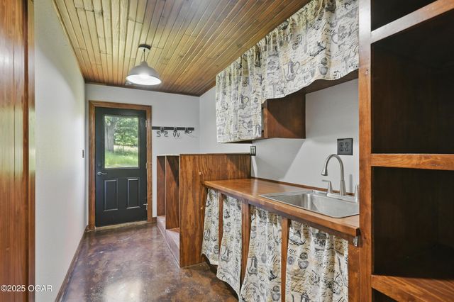 1822 Reinmiller Road, Joplin, MO 64804