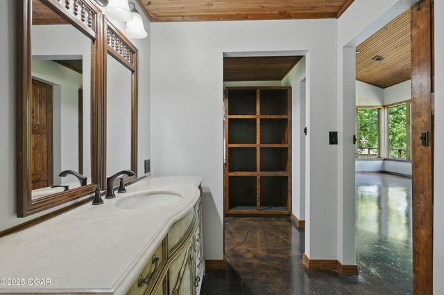 1822 Reinmiller Road, Joplin, MO 64804