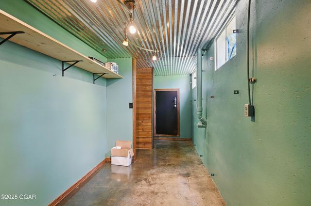 1822 Reinmiller Road, Joplin, MO 64804