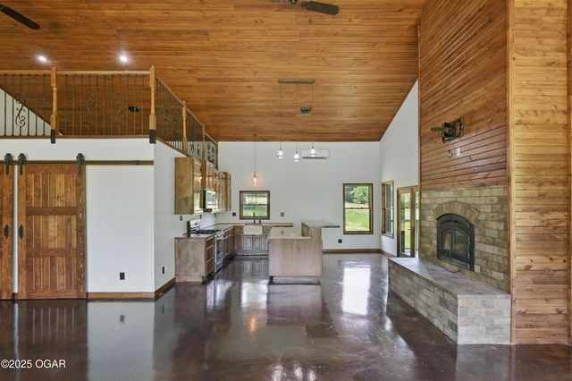 1822 Reinmiller Road, Joplin, MO 64804