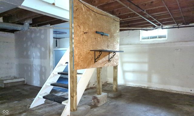 616 W 38th Street, Anderson, IN 46013