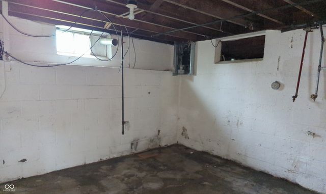 616 W 38th Street, Anderson, IN 46013