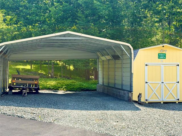 5 Liberty Place N, Smallwood, NY 12778