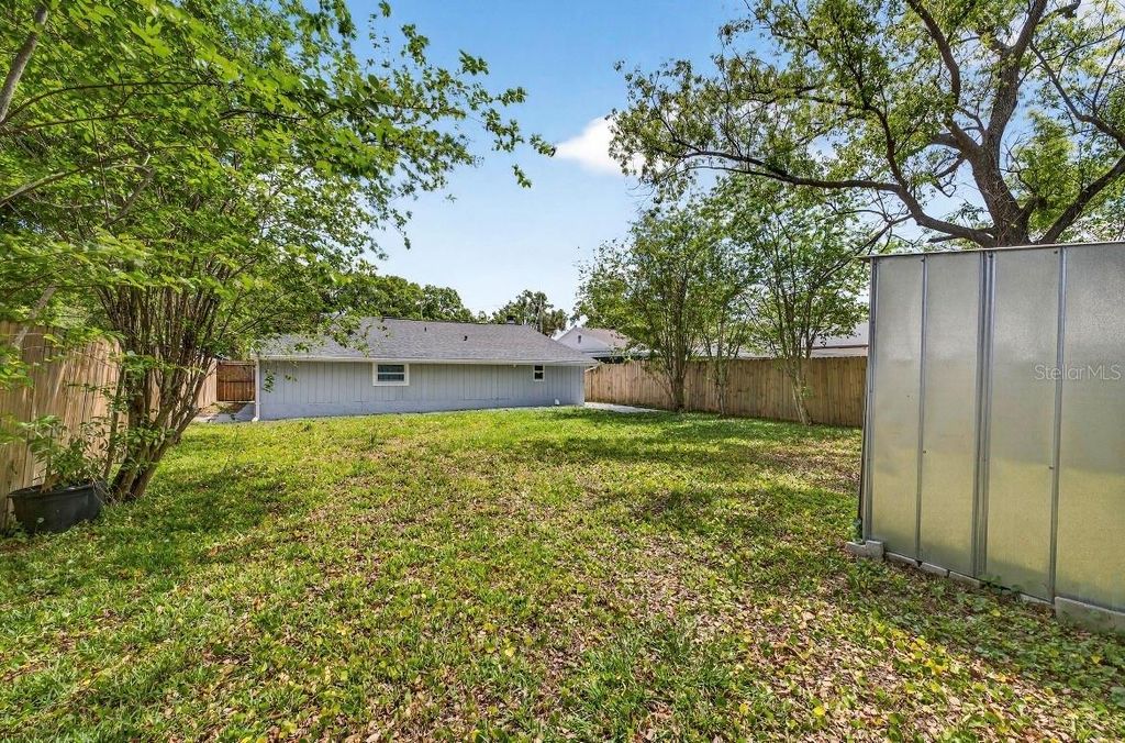 Image 13 of property listing at 6916 N ORLEANS AVENUE, Tampa, FL 33604