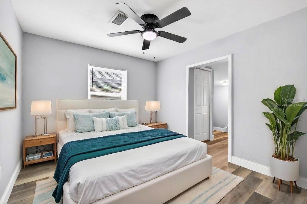 Image 8 of property listing at 6916 N ORLEANS AVENUE, Tampa, FL 33604