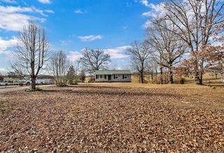 2936 Lylewood Rd, Woodlawn, TN 37191
