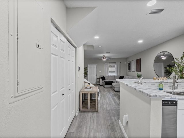 4367 HAR PAUL CIRCLE, Tampa, FL 33614