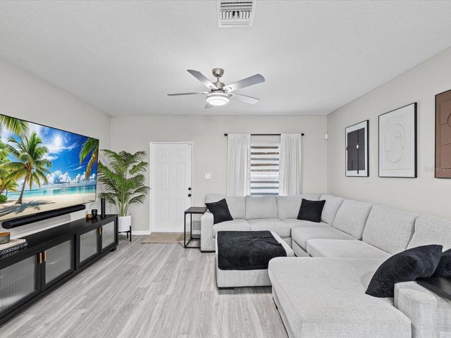 4367 HAR PAUL CIRCLE, Tampa, FL 33614