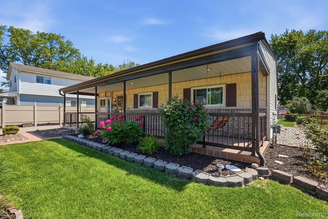 24254 Eleanor Avenue, Warren, MI 48089