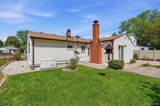 24254 Eleanor Avenue, Warren, MI 48089
