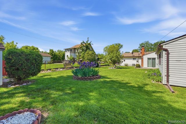 24254 Eleanor Avenue, Warren, MI 48089