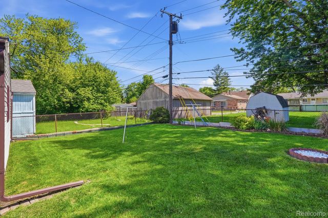 24254 Eleanor Avenue, Warren, MI 48089