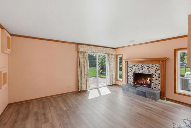 24254 Eleanor Avenue, Warren, MI 48089