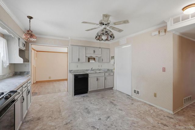 24254 Eleanor Avenue, Warren, MI 48089