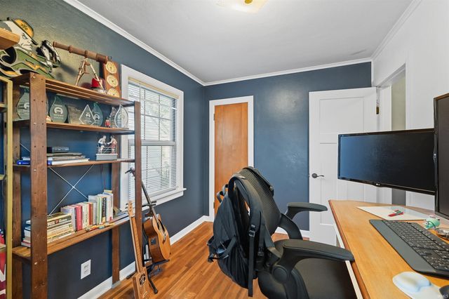 2520 Glenwood Avenue, Fort Wayne, IN 46805