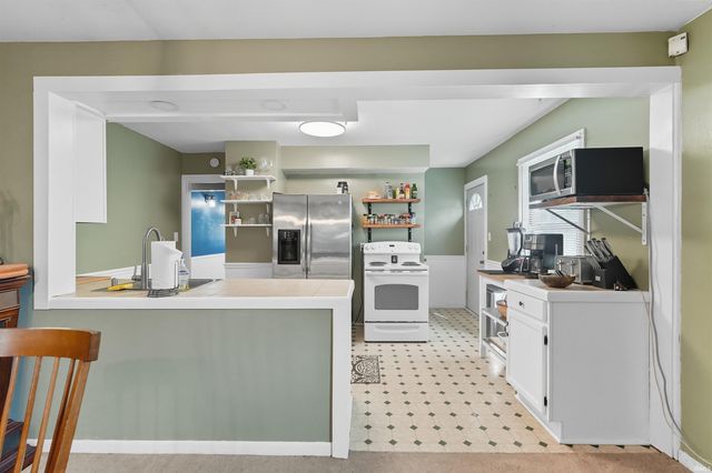 2520 Glenwood Avenue, Fort Wayne, IN 46805