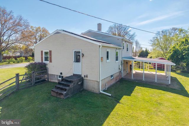 104 BRIARWOOD DR, Douglassville, PA 19518