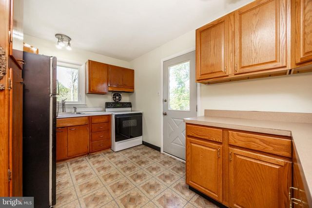 104 BRIARWOOD DR, Douglassville, PA 19518