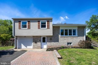 104 BRIARWOOD DR, Douglassville, PA 19518